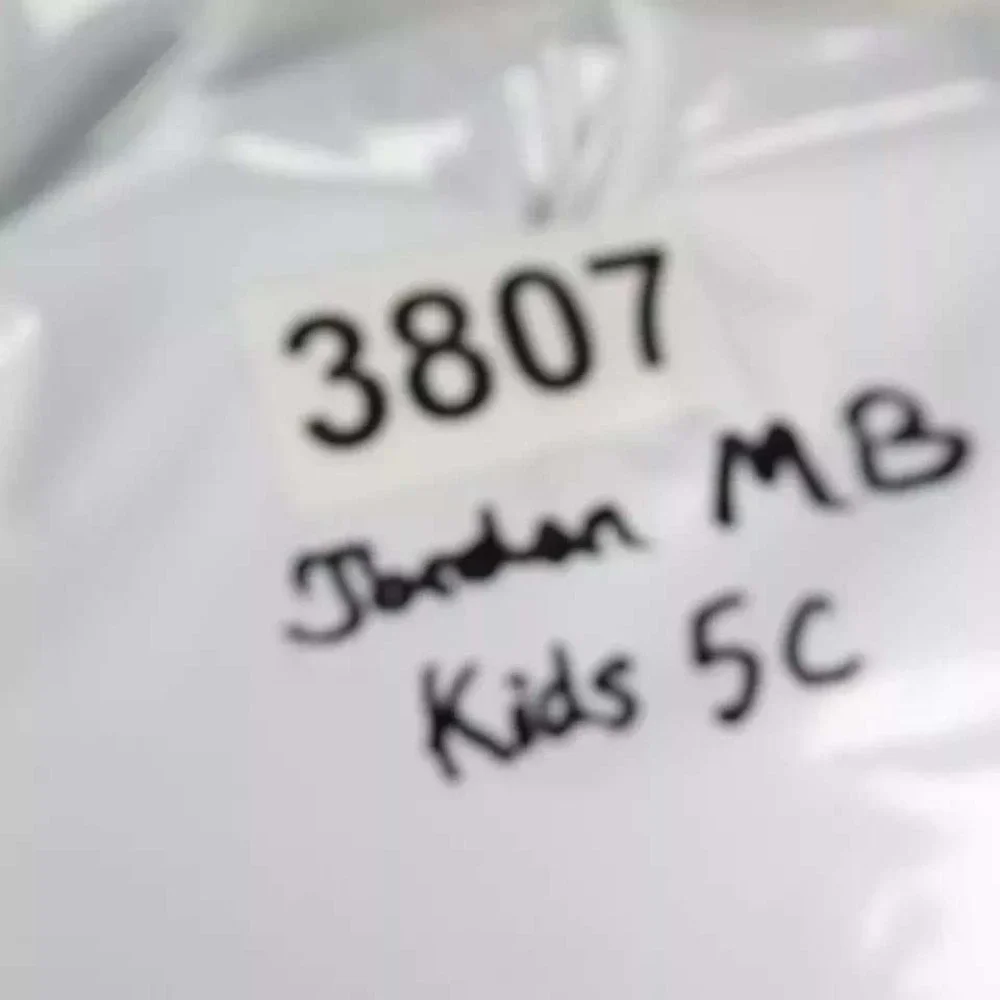2 Pairs Jordan Sneakers Kids 5C White Gray Flight 4 TE 2 Low Basketball‎ Low Top